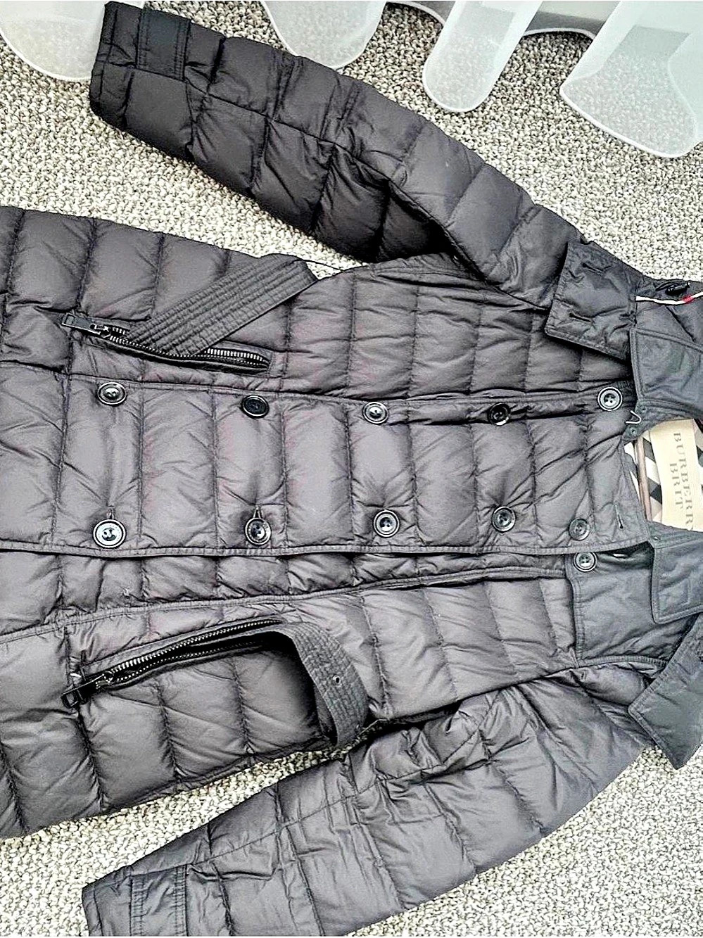 Burberry Quilted Puffer Coat in Black Like New - Picture 4 of 9